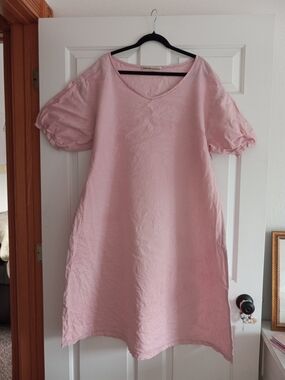 Light Pink Linen Maxi Dress with Short Puff Sleeves...2x NWOT..DARLING!
